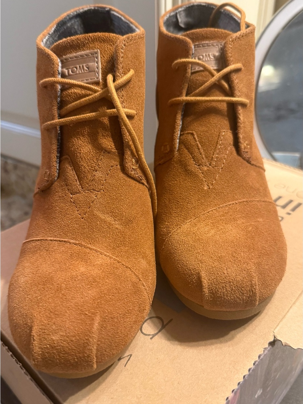 Toms Suede Desert Boots in Chestnut Brown